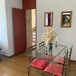 01 Quarto Aconchegante So Para 02 Pessoas Em Area Nobre