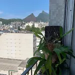 01 Quarto Aconchegante So Para 02 Pessoas Em Area Nobre